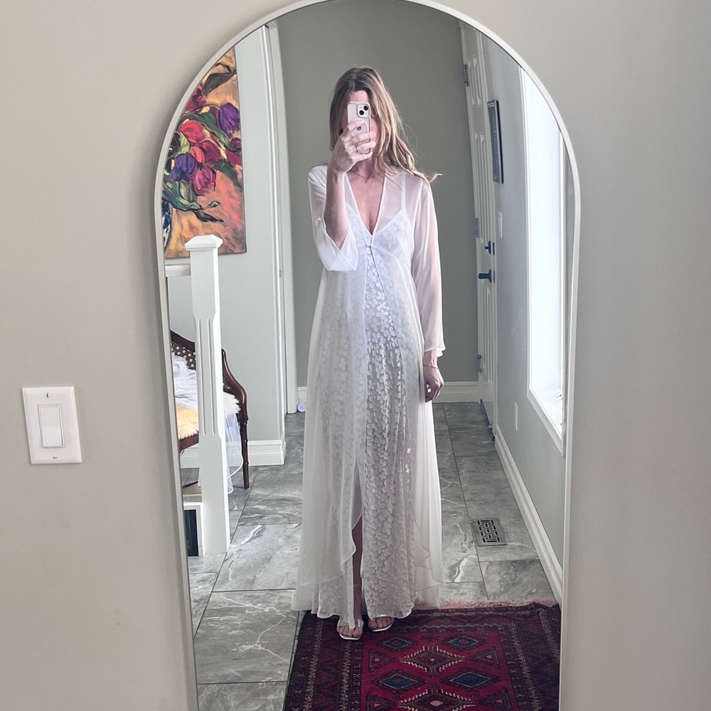 La SENZA Sheer White Long Lace Chemise Robe Set